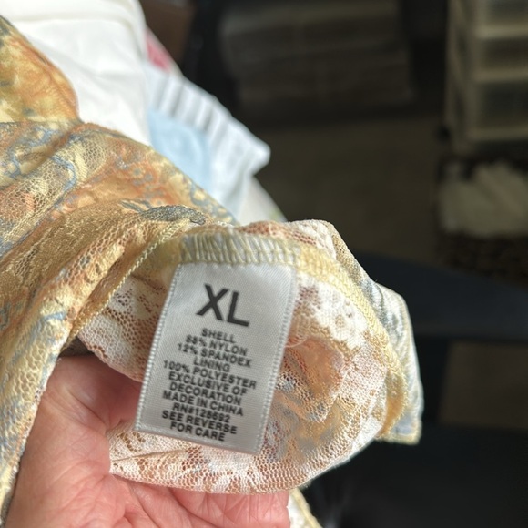 NWT Madden Girl Cream floral Mesh Blouse Womens XL Babydoll whimsy goth Fairy - Picture 12 of 15